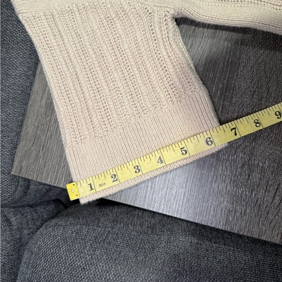 Banana Republic Women's Cream Ribbed Sweater - Picture 6 of 12